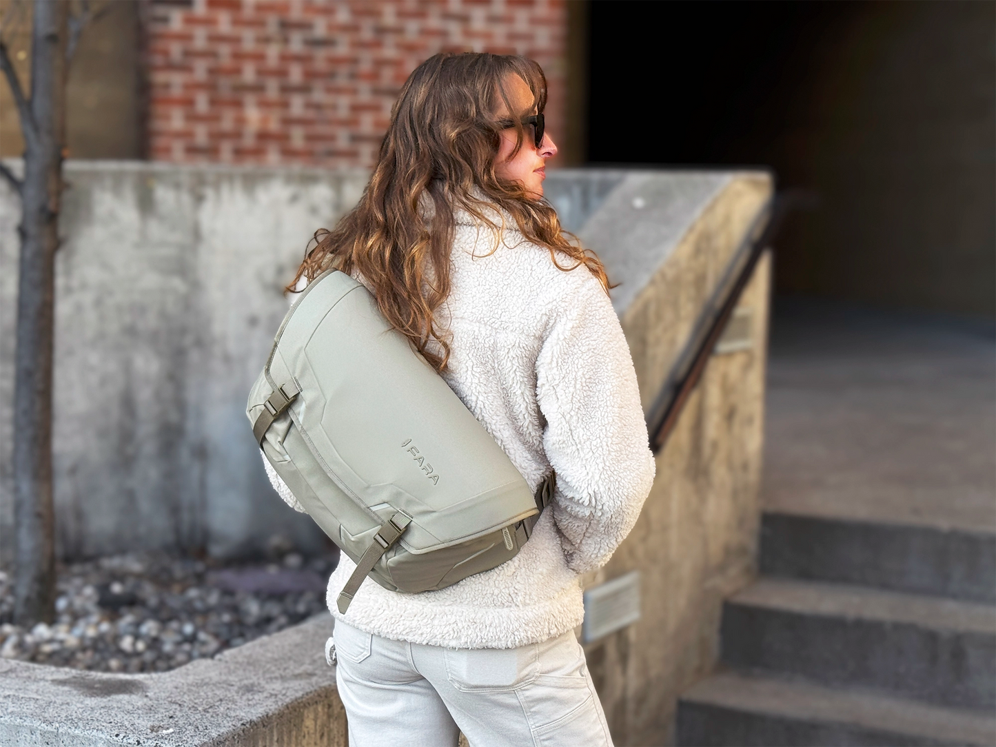 RĀVEN 12L Messenger Bag