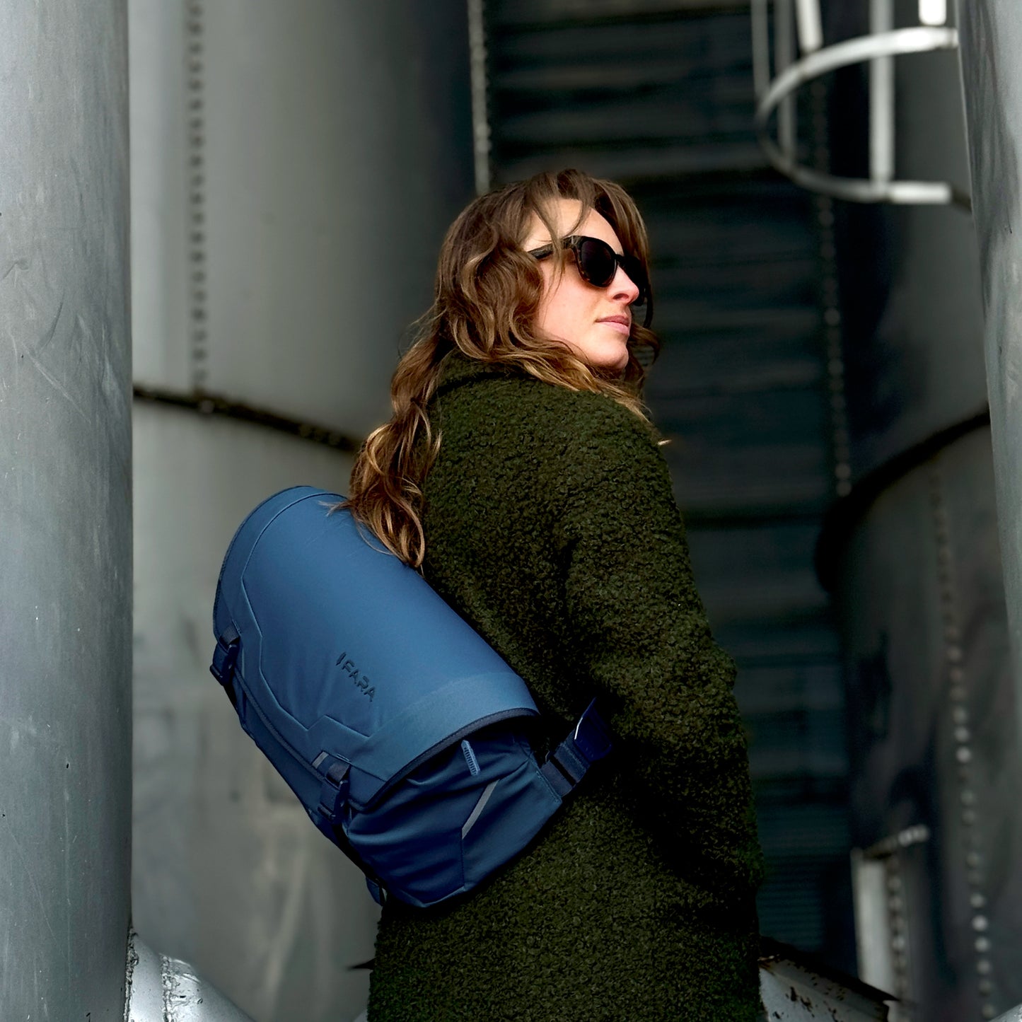 RĀVEN 12L Messenger Bag